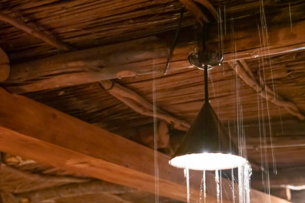 Lampe unter Wasser