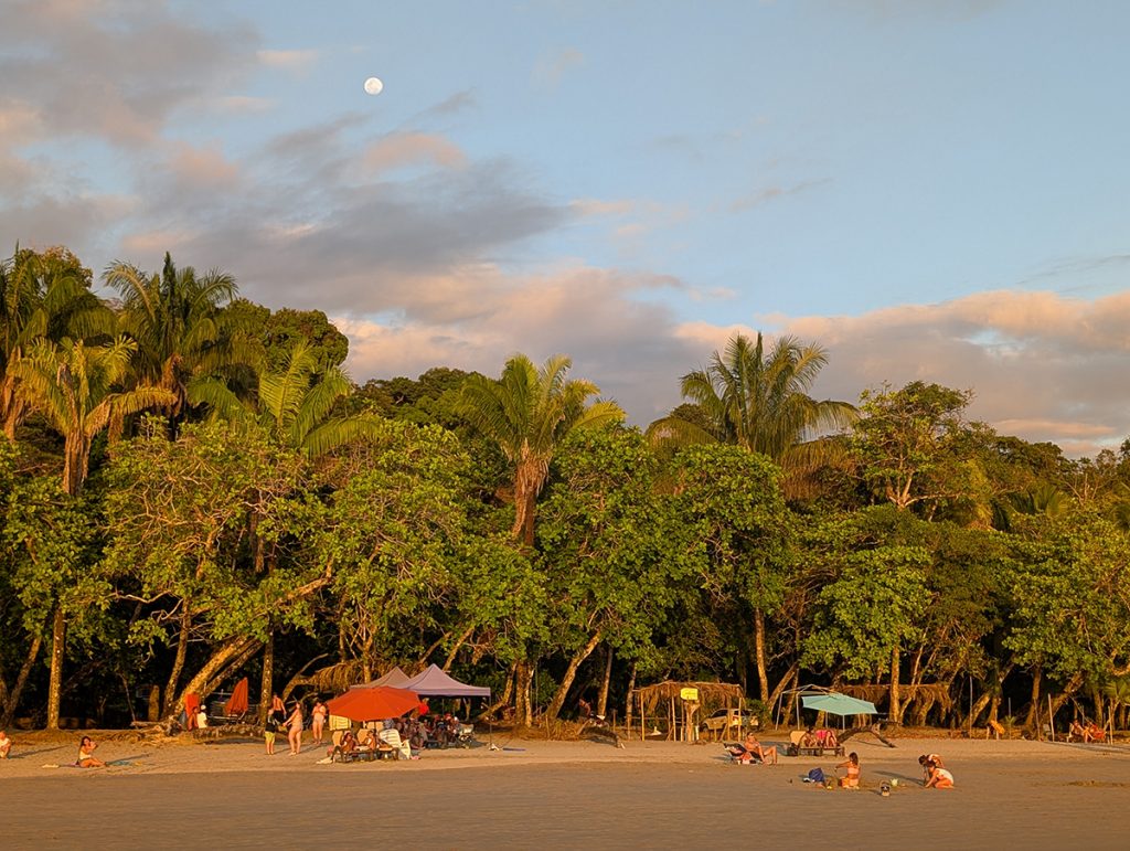 Abendstimmung an der Playa Espadilla